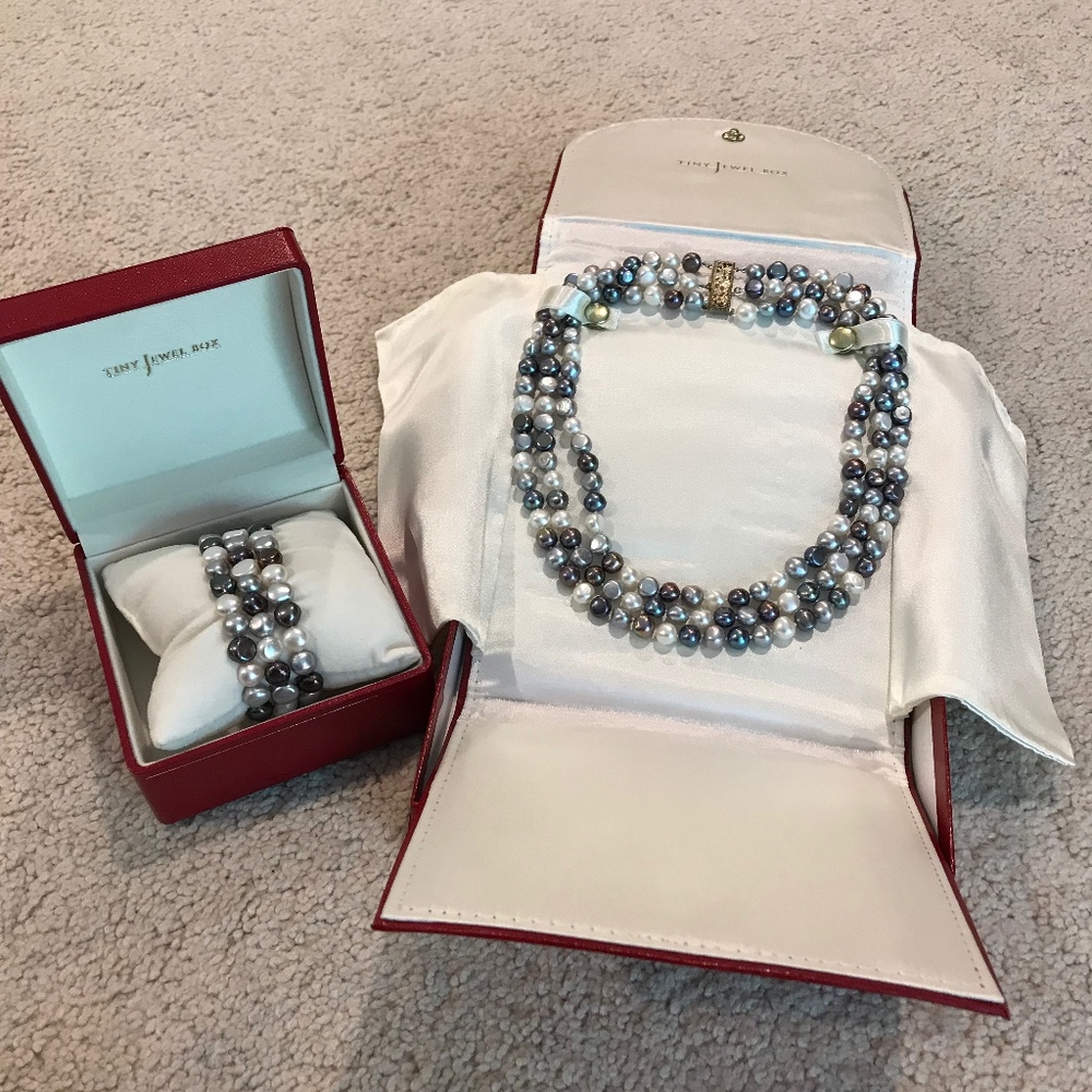 Tiny Jewel Box Pearl Necklace and Bracelet Set